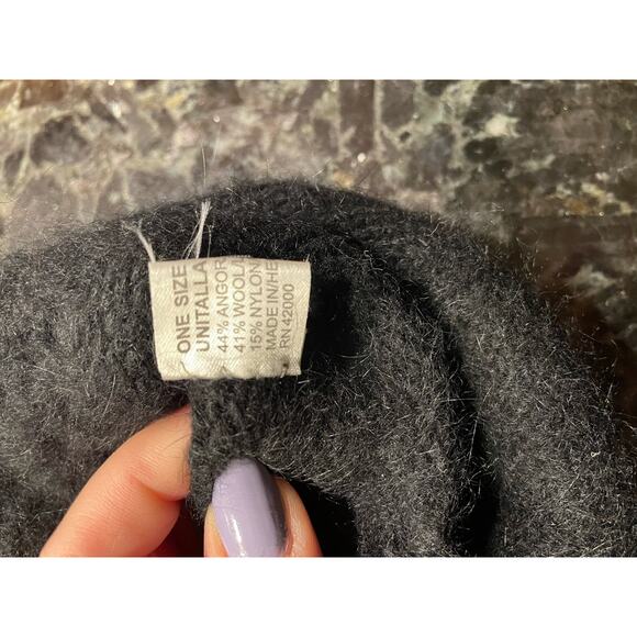 Angora and wool snowflake black winter hat - Picture 3 of 3